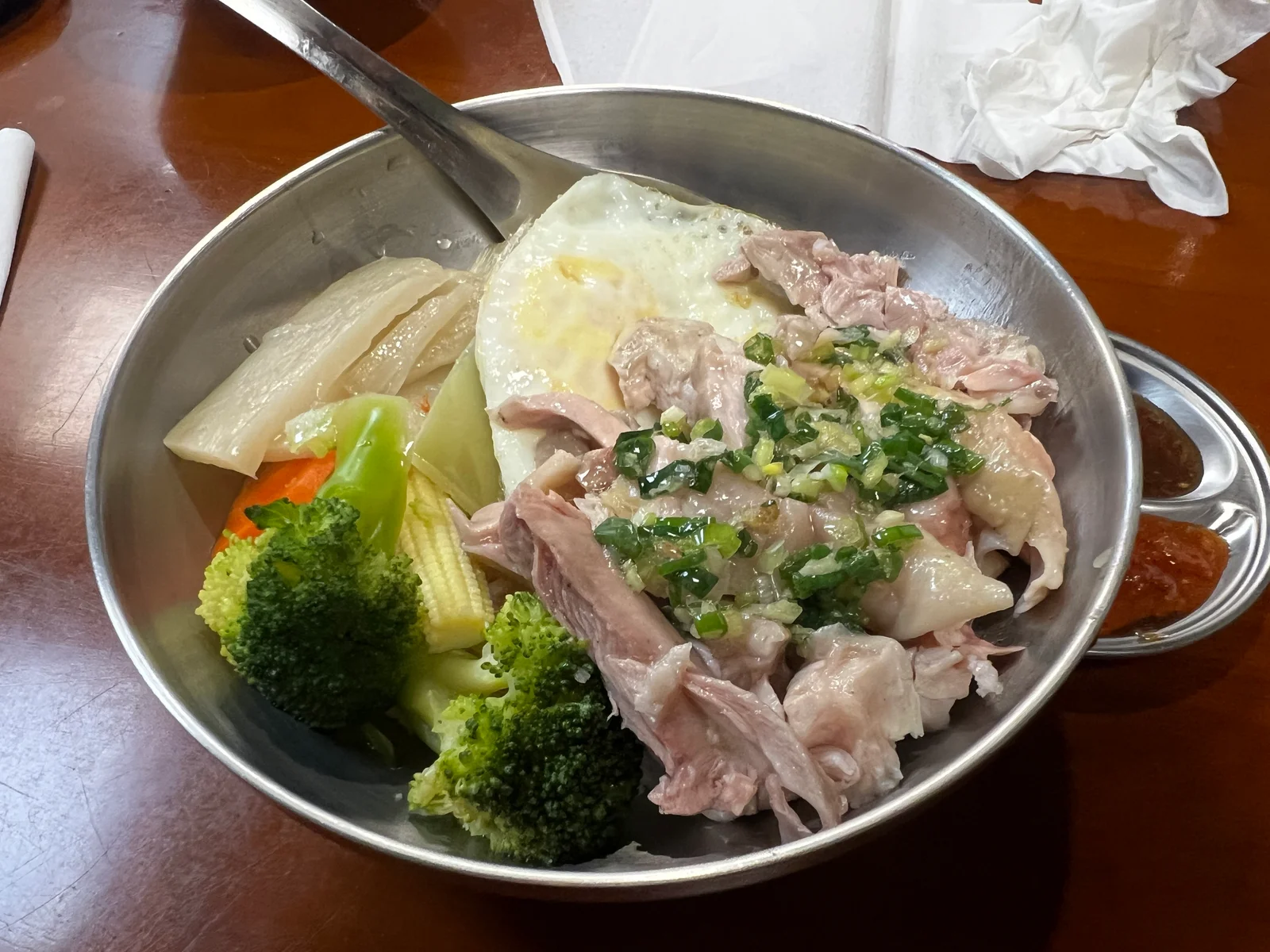 內湖ㄟ鵝肉|雞肉嫩又多汁,鵝肉入味、鵝肝新鮮的封面圖片
